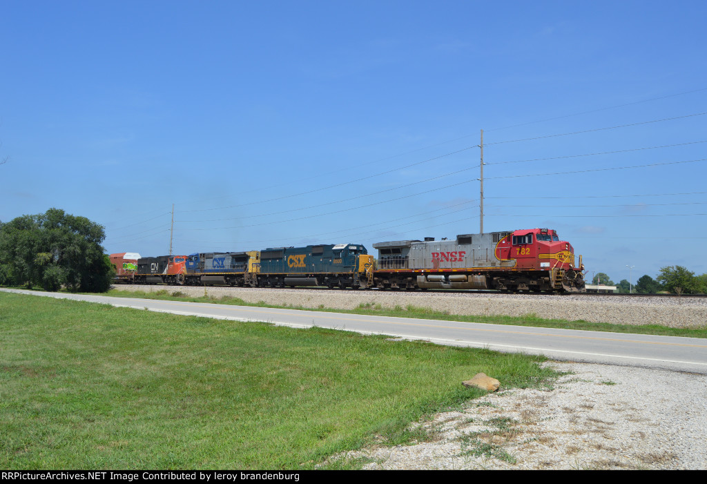 BNSF 782  pulling the M-GALTUL